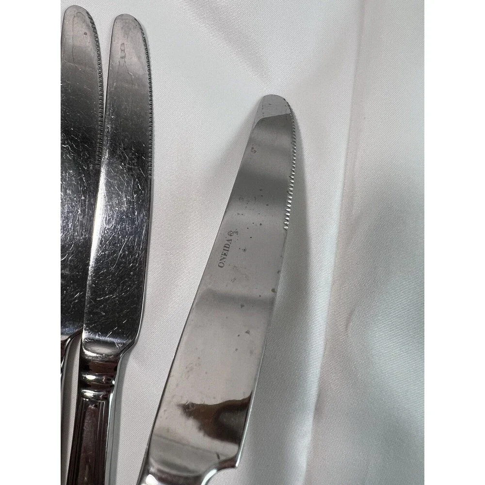 Oneida Stainless‎ 9” Dinner Knives Set Of 4